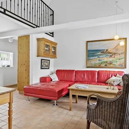 2 Bedroom Stunning In *