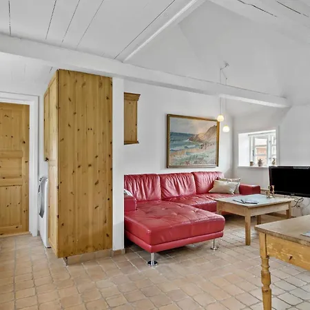 2 Bedroom Stunning In 펜션