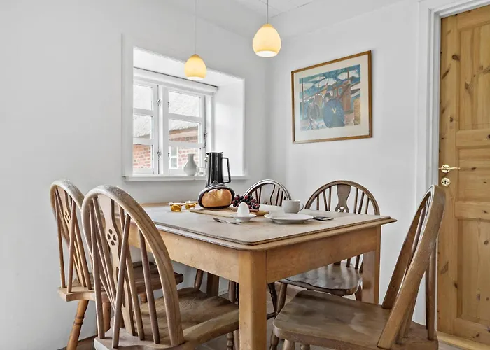 2 Bedroom Stunning In *