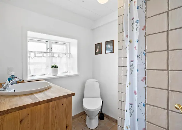 2 Bedroom Stunning In بيت للعطل