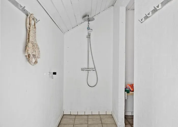 بيت للعطل 2 Bedroom Stunning In